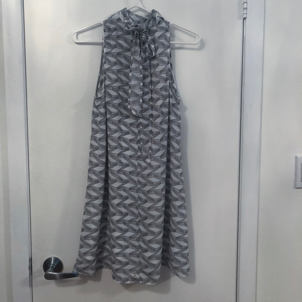 BB Dakota white and grey patterned shift dress